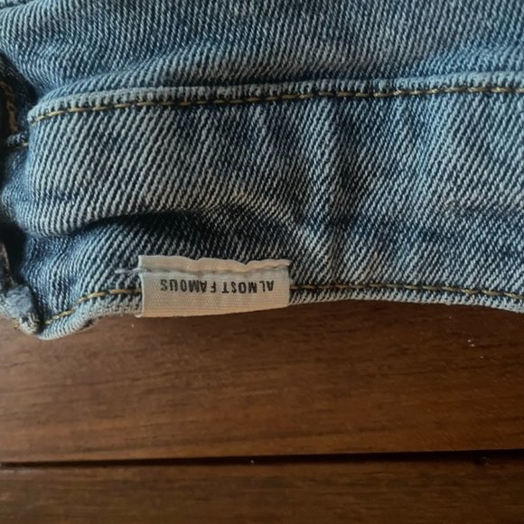 Almost Famous Ripped Mom Jeans Women's, 7 - Picture 3 of 4